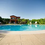 Le Monachelle Luxury 4*