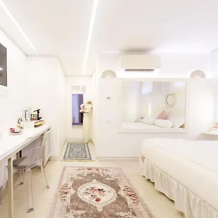 Le Monachelle Luxury Bed & Breakfast 3*